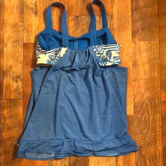 Lululemon tank top 10 (2057) - Picture 2 of 5